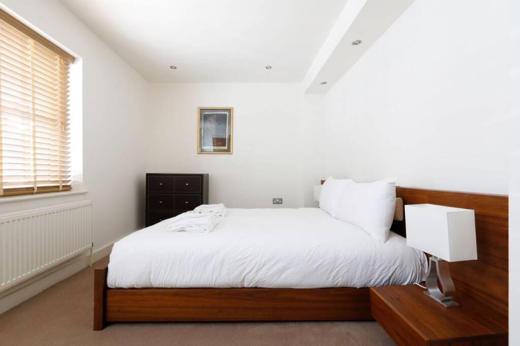 Beautiful 2 Bedroom Mews House With Parking By The Beach Brighton Luaran gambar