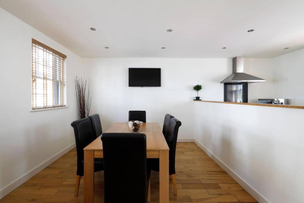 Beautiful 2 Bedroom Mews House With Parking By The Beach Brighton Luaran gambar
